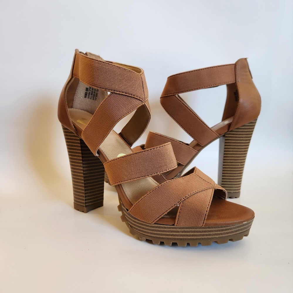 Report Size 9M Brown Heels 5 inch heel